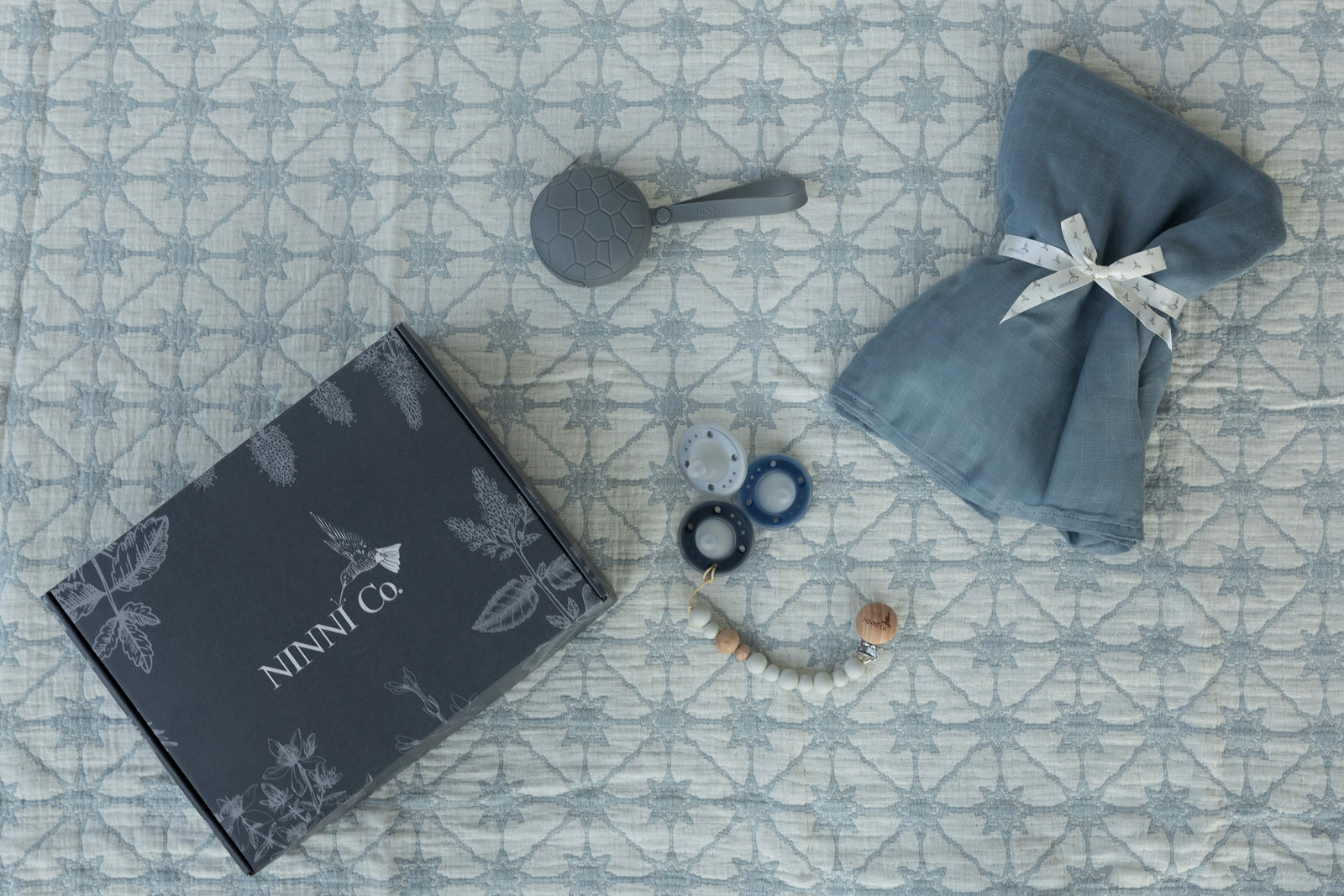 Ultimate Ninni Co. It's A Boy/Girl Baby Shower Gift Set