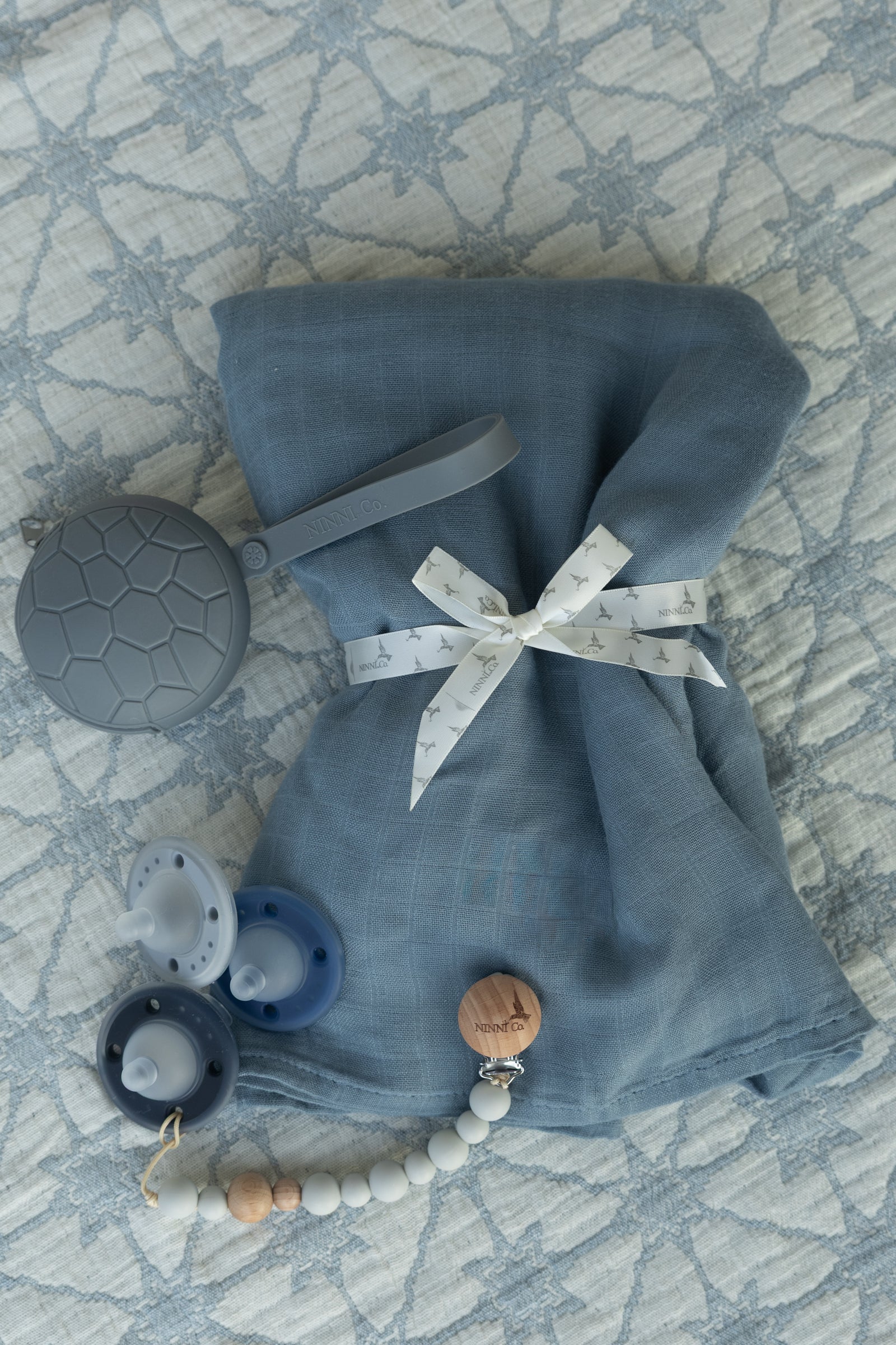 Ultimate Ninni Co. It's A Boy/Girl Baby Shower Gift Set