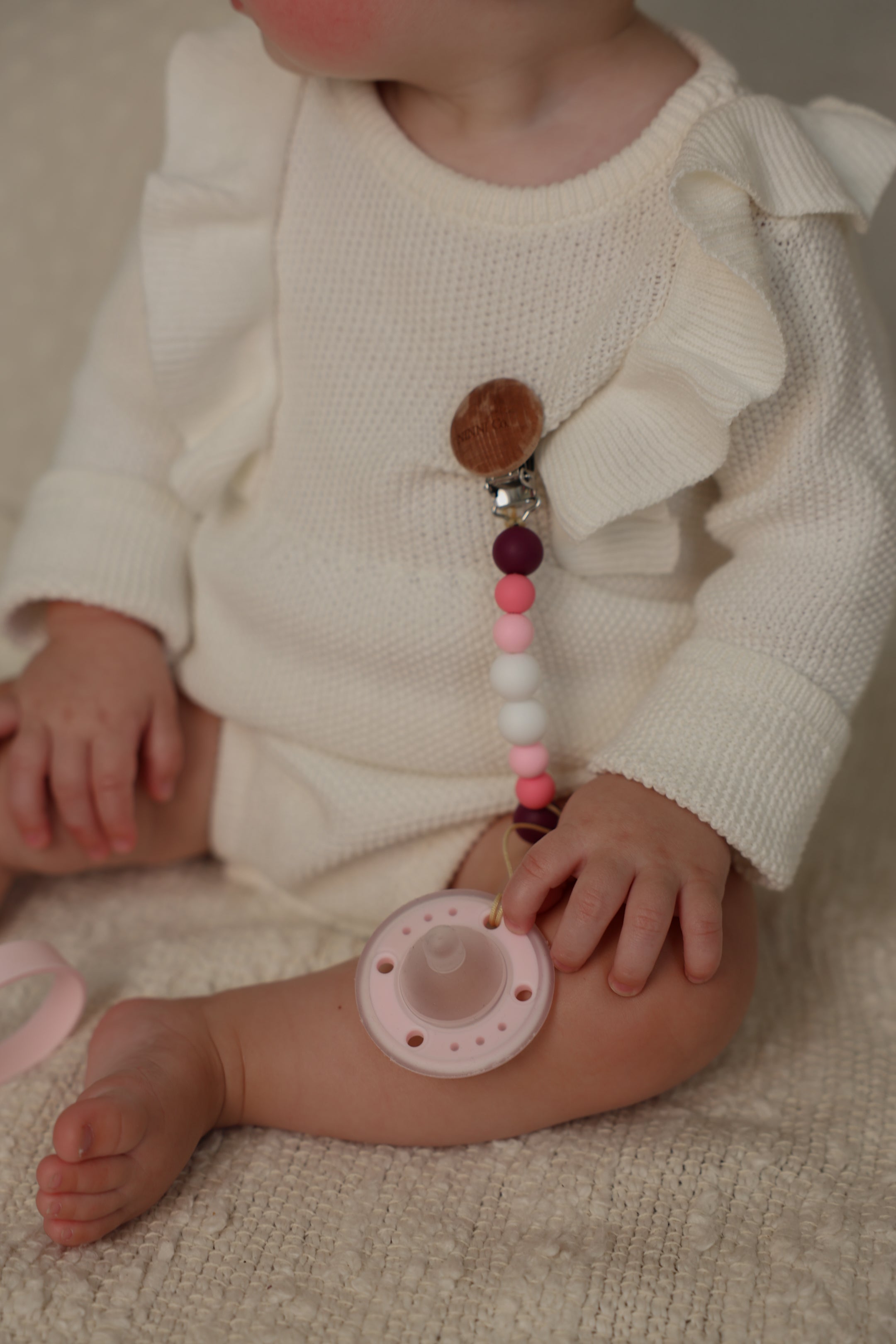 Ninni Co. Pacifier Clip Dragon Fruit